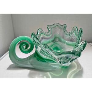E.F. Underwood Green & White Swirl Butterfly Dish